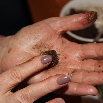 Räucherwerkstatt - Rosenweihrauch